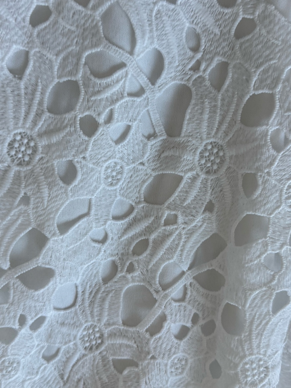 Local European White Off-Shoulder Lace Midi Dress with Puff Sleeves - Picture 4 of 5
